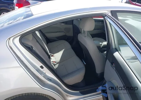 2018 Hyundai Elantra Sel z USA, uszkodzony, nr VIN 5NPD84LF1JH335015